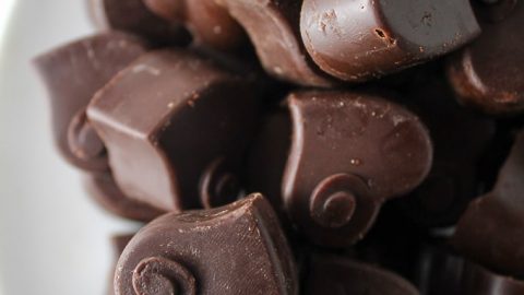 https://www.asaucykitchen.com/wp-content/uploads/2016/01/Homemade-Dark-Chocolate_-2-1-480x270.jpg