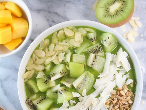 Strawberry Smoothie Bowl - Darn Good Veggies