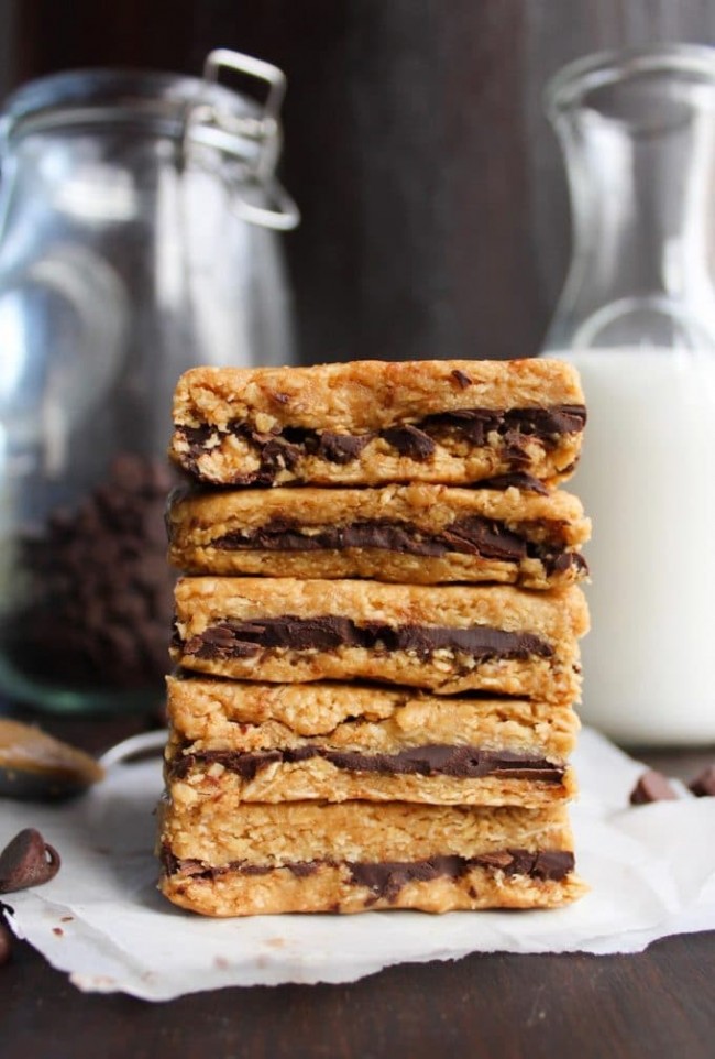 Peanut Butter Chocolate Oat Bars + Video - A Saucy Kitchen