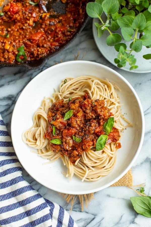 20 Minute Vegetarian Lentil Bolognese - A Saucy Kitchen