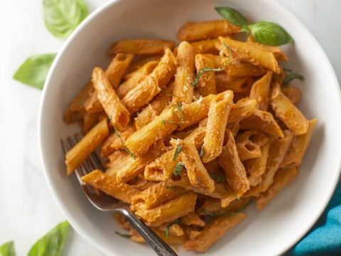Creamy Cashew Tomato Pasta (vegan!) - A Saucy Kitchen